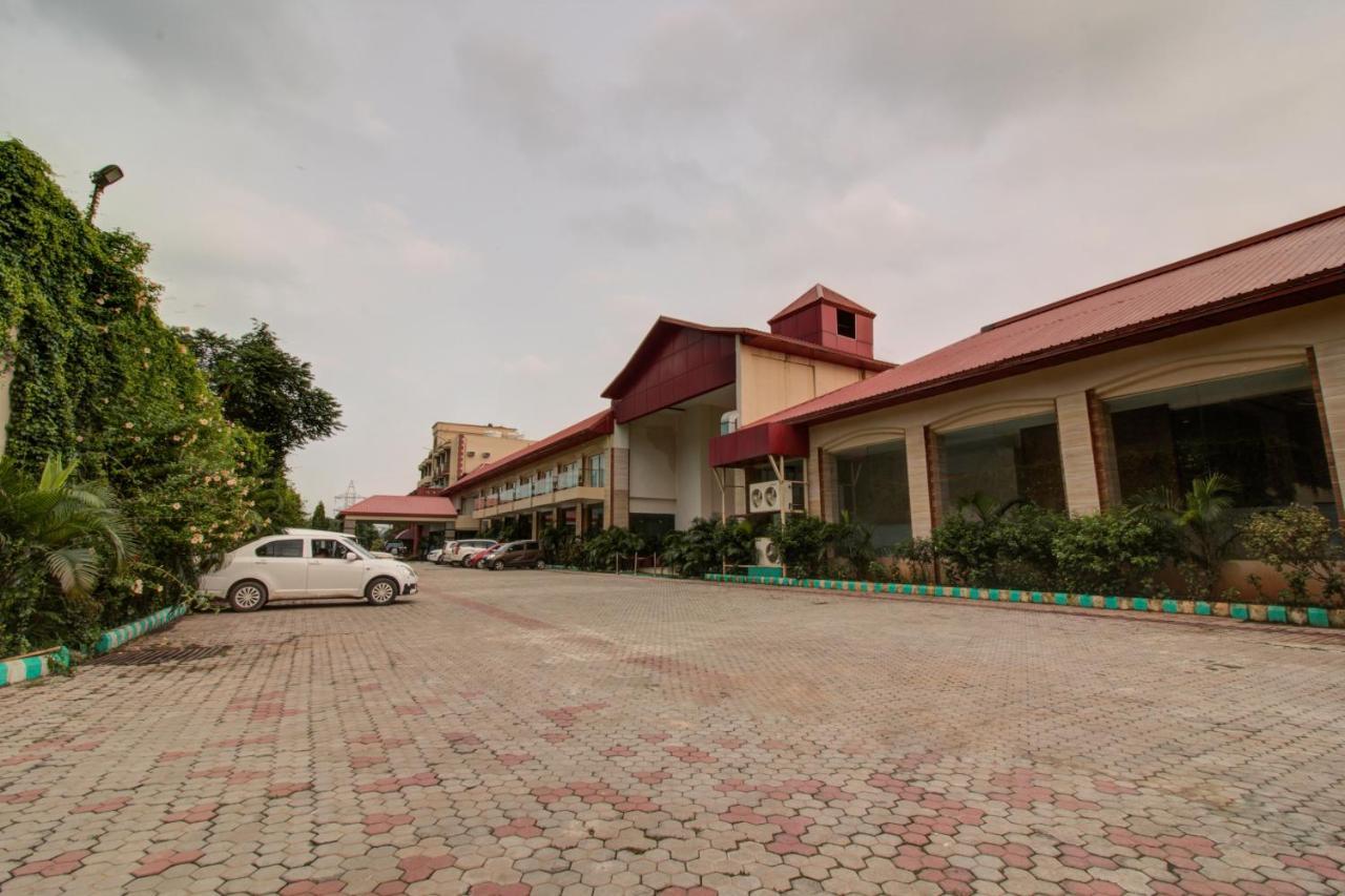 Hôtel Oyo 3575 The Wave International à Jamshedpur Extérieur photo